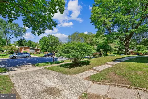 Exterior - 300 Gilsan Ct, Silver Spring, MD 20902 photo 6 of 32