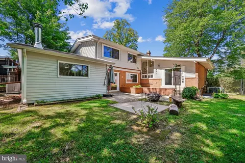 Exterior - 300 Gilsan Ct, Silver Spring, MD 20902 photo 7 of 32
