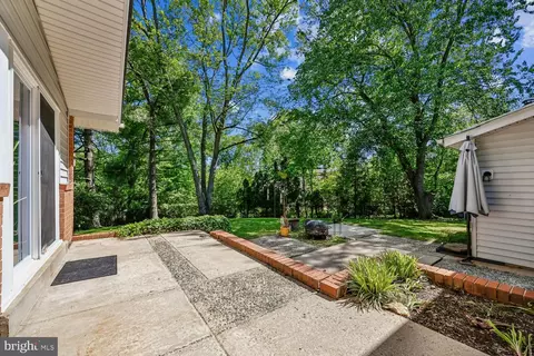 Exterior - 300 Gilsan Ct, Silver Spring, MD 20902 photo 14 of 32