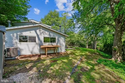 Exterior - 300 Gilsan Ct, Silver Spring, MD 20902 photo 18 of 32
