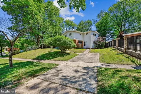 Exterior - 300 Gilsan Ct, Silver Spring, MD 20902 photo 21 of 32