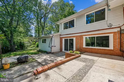 Exterior - 300 Gilsan Ct, Silver Spring, MD 20902 photo 12 of 32