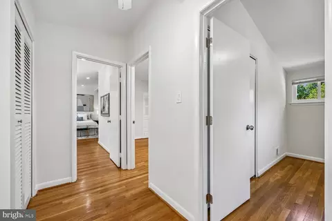 Entry Way - 300 Gilsan Ct, Silver Spring, MD 20902 photo 6 of 8