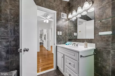 Bath - 300 Gilsan Ct, Silver Spring, MD 20902 photo 5 of 6