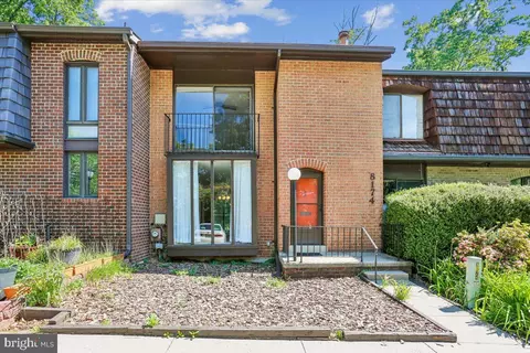 8174 Inverness Ridge Rd, Potomac, MD 20854