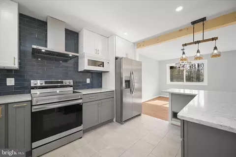 Kitchen - 9720 Hedin Dr, Silver Spring, MD 20903 photo 9 of 10