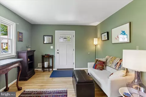 Entry Way - 1504 Crest Rd, Silver Spring, MD 20902 photo 1 of 7
