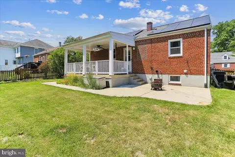 Exterior - 1504 Crest Rd, Silver Spring, MD 20902 photo 4 of 16