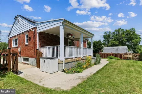 Exterior - 1504 Crest Rd, Silver Spring, MD 20902 photo 7 of 16