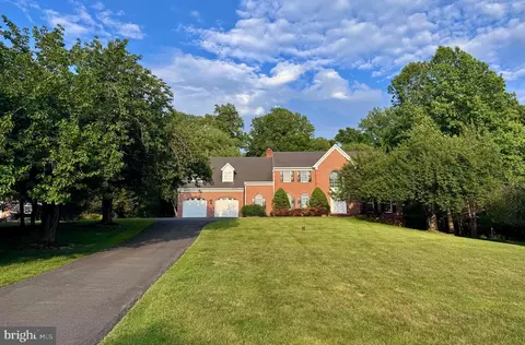 18117 Hayloft Dr, Derwood, MD 20855