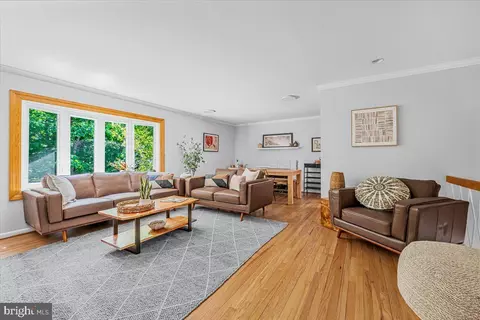 14407 Briarwood Ter, Rockville, MD 20853