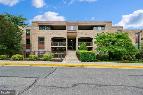 421 Christopher Ave #14, Gaithersburg, MD 20879
