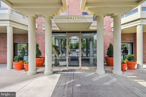 3200 N Leisure World Blvd #712, Silver Spring, MD 20906