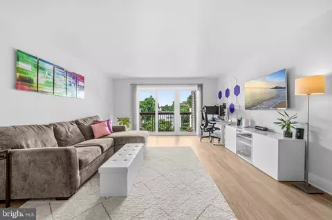 7400 Lakeview Dr #N404, Bethesda, MD 20817