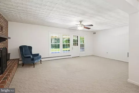 Living - 504 Waterford Rd, Silver Spring, MD 20901 photo 10 of 12