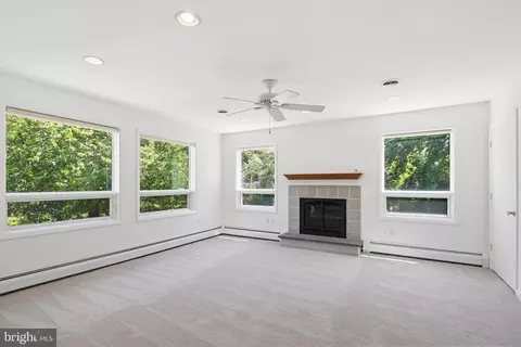 Living - 504 Waterford Rd, Silver Spring, MD 20901 photo 5 of 12