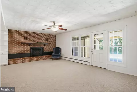Living - 504 Waterford Rd, Silver Spring, MD 20901 photo 12 of 12