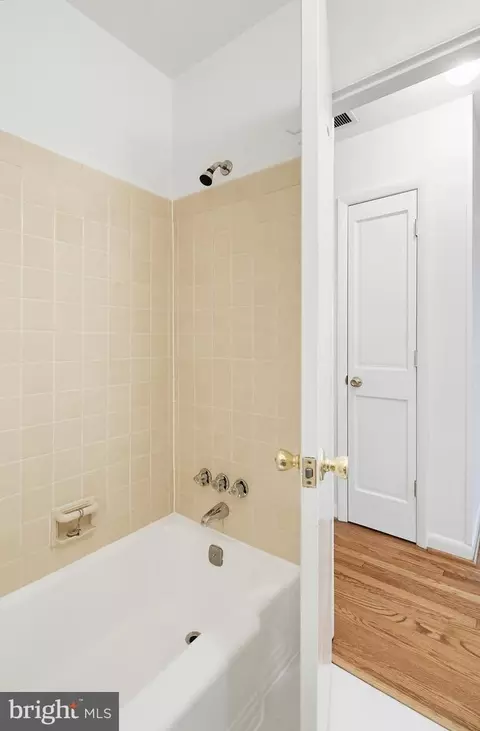 Bath - 504 Waterford Rd, Silver Spring, MD 20901 photo 4 of 8