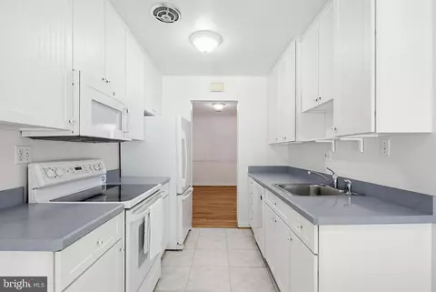 Kitchen - 504 Waterford Rd, Silver Spring, MD 20901 photo 4 of 5