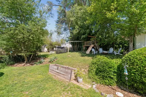Exterior - 905 Robin Rd, Silver Spring, MD 20901 photo 9 of 11