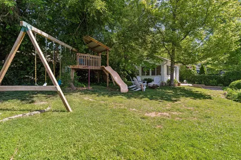 Exterior - 905 Robin Rd, Silver Spring, MD 20901 photo 10 of 11