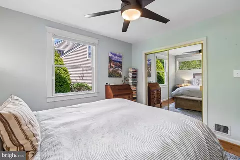 Bedroom - 905 Robin Rd, Silver Spring, MD 20901 photo 3 of 7