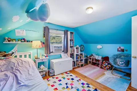 Bedroom - 905 Robin Rd, Silver Spring, MD 20901 photo 5 of 7
