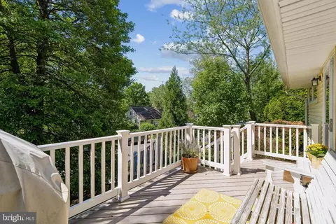 Exterior - 905 Robin Rd, Silver Spring, MD 20901 photo 2 of 11