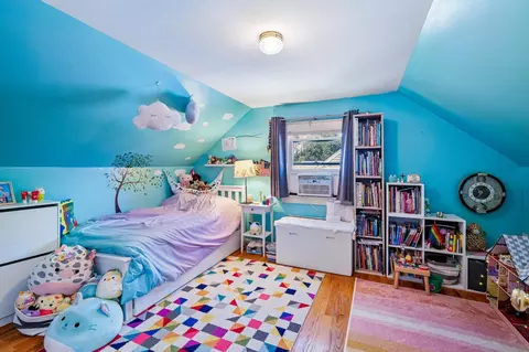 Bedroom - 905 Robin Rd, Silver Spring, MD 20901 photo 4 of 7