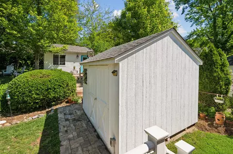 Exterior - 905 Robin Rd, Silver Spring, MD 20901 photo 7 of 11