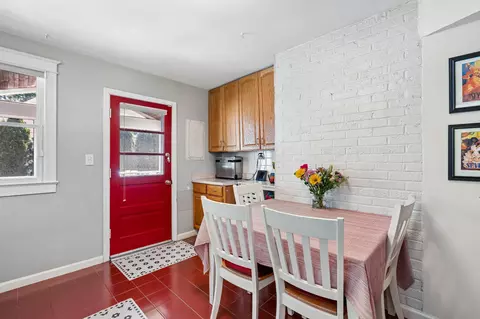 Dining - 905 Robin Rd, Silver Spring, MD 20901 photo 1 of 1
