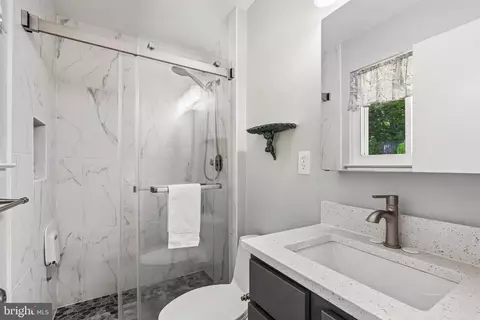 Bath - 11728 Lovejoy St, Silver Spring, MD 20902 photo 2 of 3