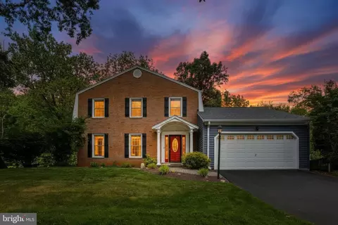 8 Bouldercrest Ct, Rockville, MD 20850