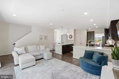 Entry Way - 16114 Coolidge Ave, Silver Spring, MD 20906 photo 5 of 7