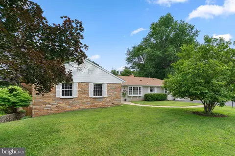 17512 Princess Anne Dr, Olney, MD 20832