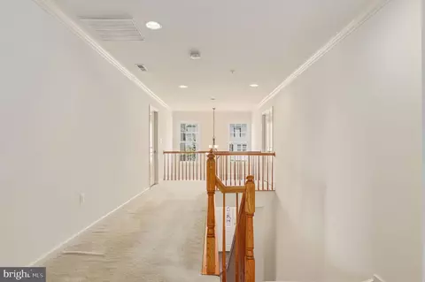 Entry Way - 13621 Stargazer Ln, Silver Spring, MD 20906 photo 8 of 10