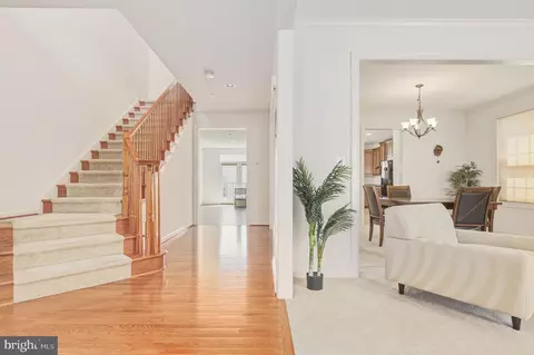 Entry Way - 13621 Stargazer Ln, Silver Spring, MD 20906 photo 2 of 10