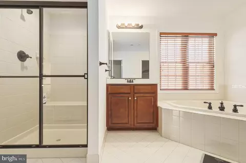 Bath - 13621 Stargazer Ln, Silver Spring, MD 20906 photo 2 of 3
