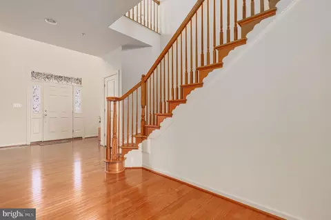Entry Way - 13621 Stargazer Ln, Silver Spring, MD 20906 photo 3 of 10