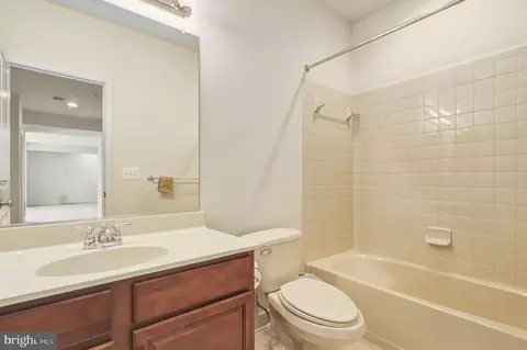Bath - 13621 Stargazer Ln, Silver Spring, MD 20906 photo 3 of 3