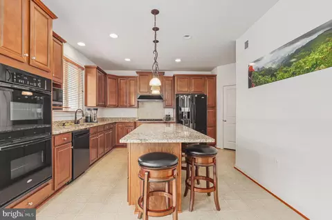 Kitchen - 13621 Stargazer Ln, Silver Spring, MD 20906 photo 2 of 5