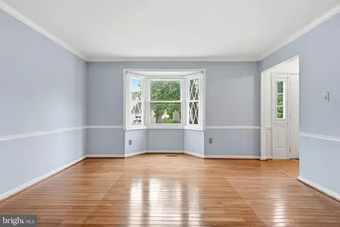 Living - 14900 Sequoia Hill Ln, Silver Spring, MD 20906 photo 2 of 6