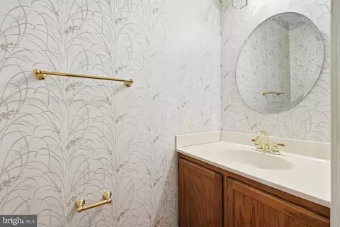 Bath - 14900 Sequoia Hill Ln, Silver Spring, MD 20906 photo 1 of 5