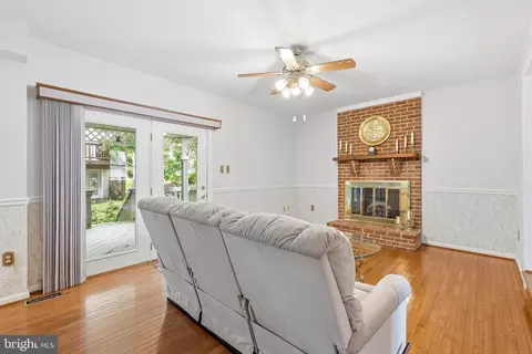Living - 14900 Sequoia Hill Ln, Silver Spring, MD 20906 photo 3 of 6