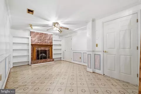 Living - 14900 Sequoia Hill Ln, Silver Spring, MD 20906 photo 6 of 6