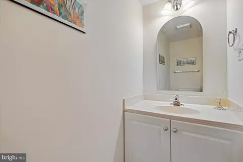 Bath - 14809 Pennfield Cir #314, Silver Spring, MD 20906 photo 1 of 2