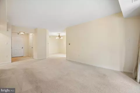 Living - 14809 Pennfield Cir #314, Silver Spring, MD 20906 photo 2 of 4