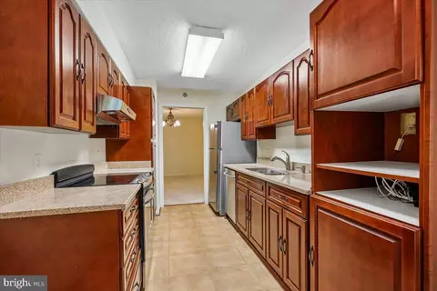 Entry Way - 14809 Pennfield Cir #314, Silver Spring, MD 20906 photo 4 of 4