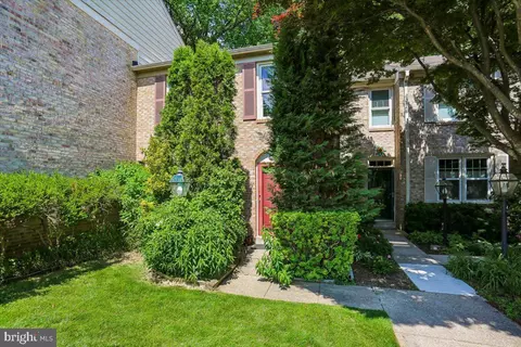 2459 Mccormick Rd, Rockville, MD 20850