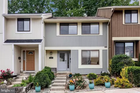 18507 Eagles Roost Dr, Germantown, MD 20874